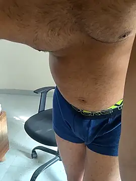 Snapshot of johnysinsr chatting on 02-19-26, 03:46 johnysinsr online show from 02-19-26, 03:46