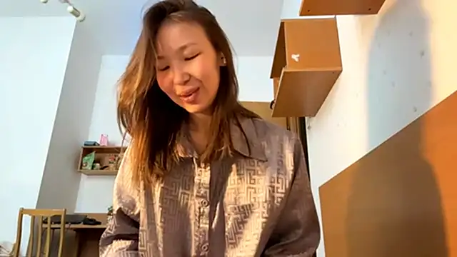 Miya nissa online show from 10-04-25, 01:53