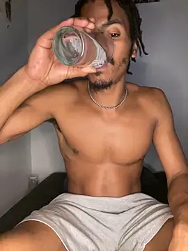 Snapshot of TRILLAHUNG chatting on 09-15-25, 01:38 TRILLAHUNG online show from 09-15-25, 01:38