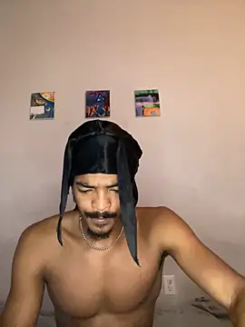 Snapshot of TRILLAHUNG chatting on 09-26-25, 06:17 TRILLAHUNG online show from 09-26-25, 06:17