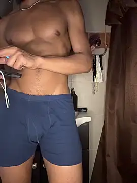 Snapshot of TRILLAHUNG chatting on 10-30-25, 03:19 TRILLAHUNG online show from 10-30-25, 03:19