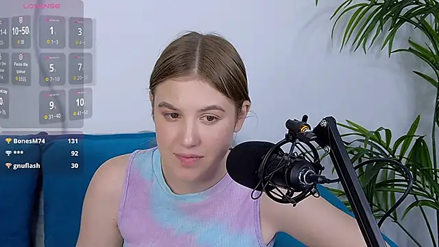 Snapshot of MelanieHenders chatting on 09-11-25, 05:46 MelanieHenders online show from 09-11-25, 05:46