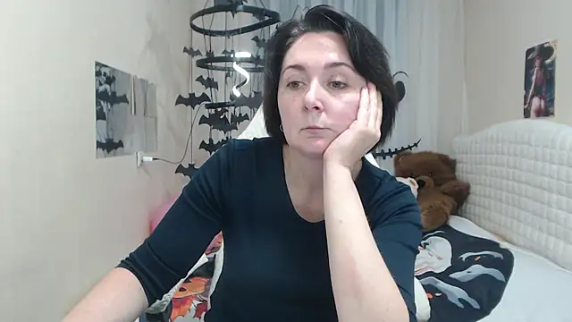 Snapshot of VivianGuchih chatting on 11-01-25, 12:51 VivianGuchih online show from 11-01-25, 12:51