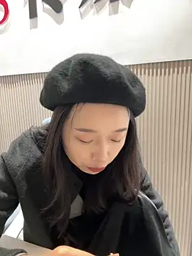 Snapshot of wwx-7718 chatting on 10-23-25, 07:07 wwx-7718 online show from 10-23-25, 07:07