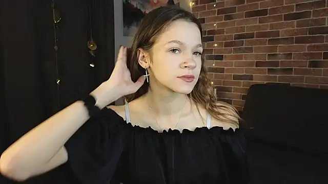 Snapshot of VelvetRisque chatting on 02-12-26, 06:19 VelvetRisque online show from 02-12-26, 06:19