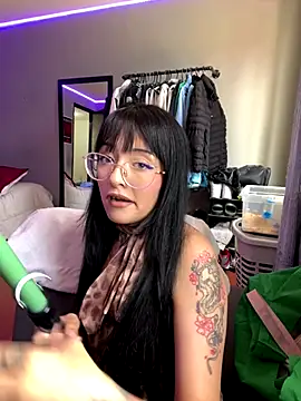 QueenSquirt02 online show from 09-13-25, 05:46