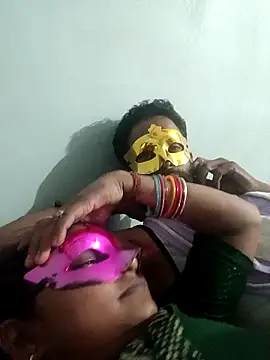 NIT-COUPLE online show from 09-10-25, 04:51