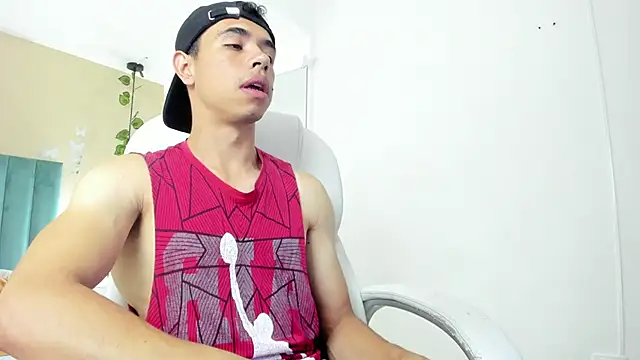 Muscle Scott online show from 09-26-25, 12:09