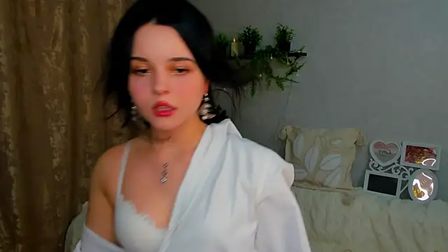 Snapshot of silkyaura chatting on 09-22-25, 02:02 silkyaura online show from 09-22-25, 02:02