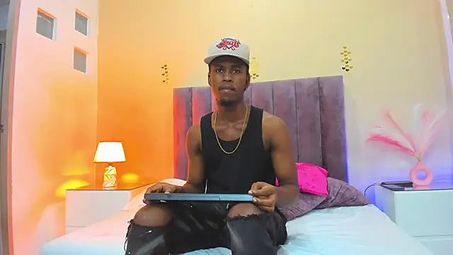 Snapshot of Kiaraa_y_Her_Crazy chatting on 11-09-25, 05:50 Kiaraa y Her Crazy online show from 11-09-25, 05:50