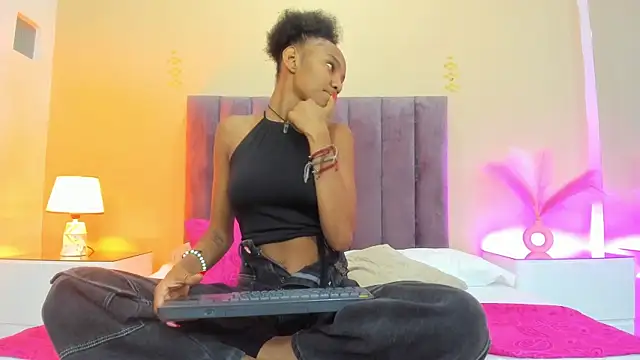 Snapshot of Kiaraa_y_Her_Crazy chatting on 01-07-26, 03:53 Kiaraa y Her Crazy online show from 01-07-26, 03:53