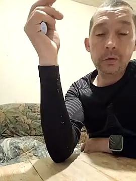 Snapshot of frederic198 chatting on 10-17-25, 09:06 frederic198 online show from 10-17-25, 09:06