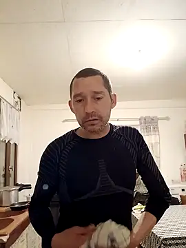 Snapshot of frederic198 chatting on 10-19-25, 07:03 frederic198 online show from 10-19-25, 07:03