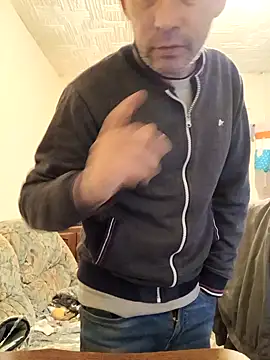 Snapshot of frederic198 chatting on 11-08-25, 07:34 frederic198 online show from 11-08-25, 07:34