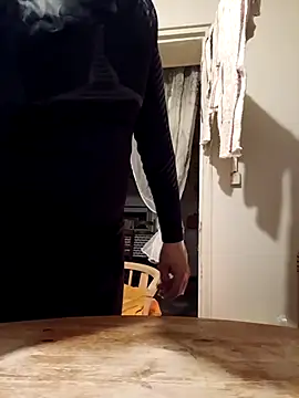 Snapshot of frederic198 chatting on 11-16-25, 08:14 frederic198 online show from 11-16-25, 08:14