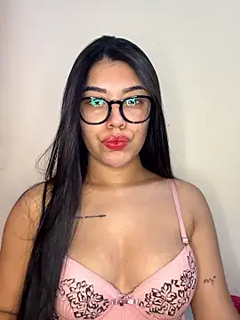 Snapshot of Alexa69xx chatting on 10-24-25, 05:42 Alexa69xx online show from 10-24-25, 05:42