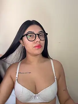 Snapshot of Alexa69xx chatting on 10-25-25, 12:23 Alexa69xx online show from 10-25-25, 12:23