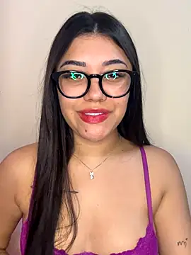 Snapshot of Alexa69xx chatting on 11-13-25, 04:28 Alexa69xx online show from 11-13-25, 04:28