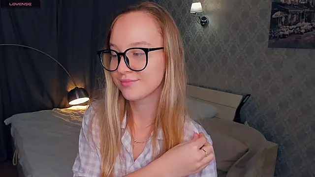 SoonMoor online show from 10-20-25, 04:07