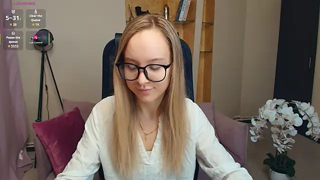 SoonMoor online show from 11-28-25, 07:05