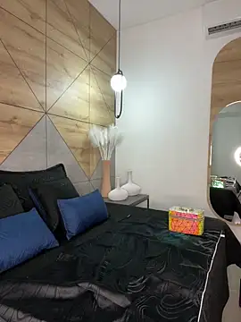 TiffanyyLam online show from 01-14-26, 10:03