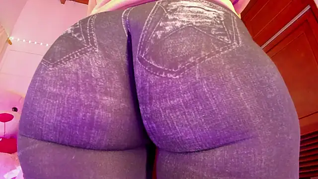 Snapshot of Gabby_Haze chatting on 03-27-26, 03:56 Gabby Haze online show from 03-27-26, 03:56