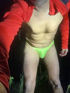 Snapshot of thelutty chatting on 11-20-25, 05:12 thelutty online show from 11-20-25, 05:12