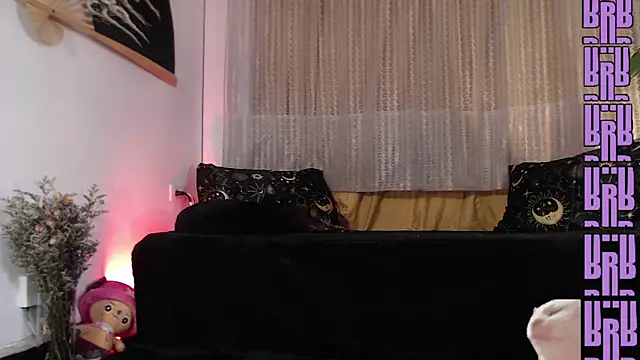 Ellyuwuw online show from 05-06-26, 01:57
