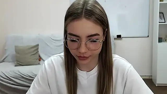 Snapshot of aSingleOne chatting on 10-28-25, 08:33 aSingleOne online show from 10-28-25, 08:33