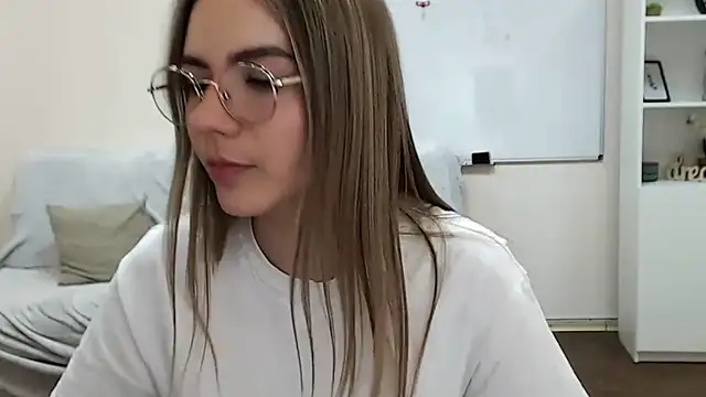 Snapshot of aSingleOne chatting on 10-29-25, 09:05 aSingleOne online show from 10-29-25, 09:05