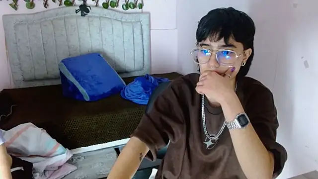 Britney thx online show from 12-20-25, 04:08