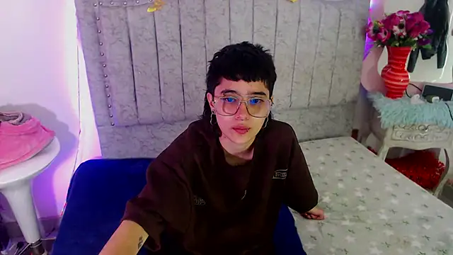 Britney thx online show from 02-06-26, 07:23