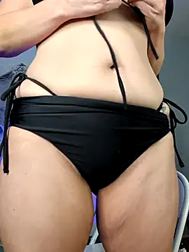 Snapshot of CassandraChaos chatting on 10-22-25, 03:18 CassandraChaos online show from 10-22-25, 03:18