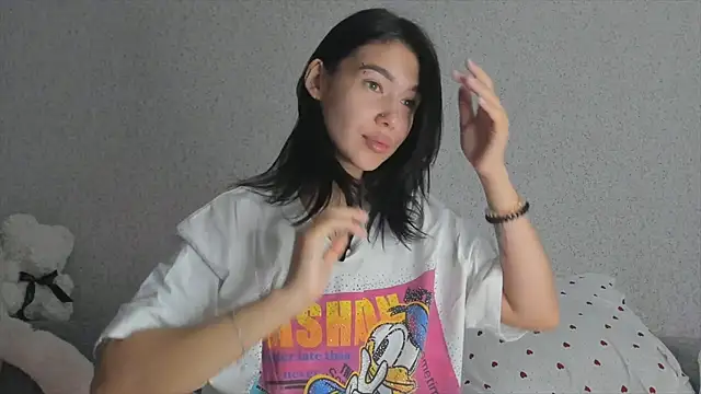 ArianaWalker77 online show from 10-01-25, 03:23