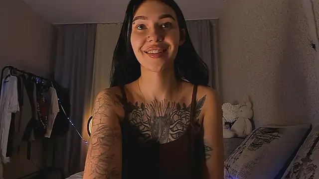 ArianaWalker77 online show from 11-05-25, 06:19