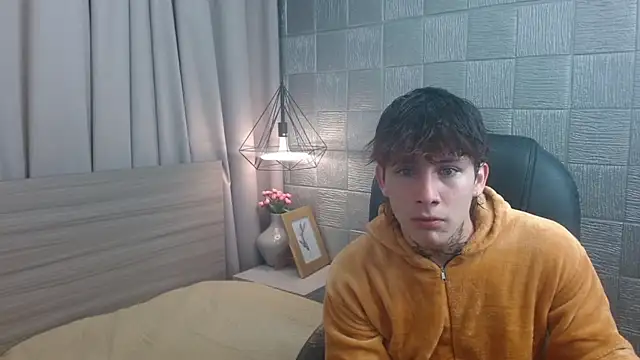 Iantwink18 online show from 09-11-25, 04:23