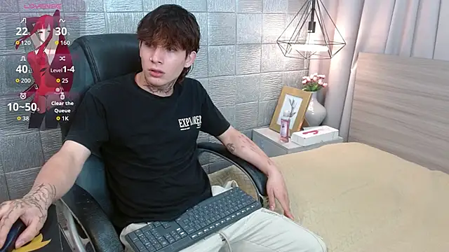 Iantwink18 online show from 09-16-25, 02:29