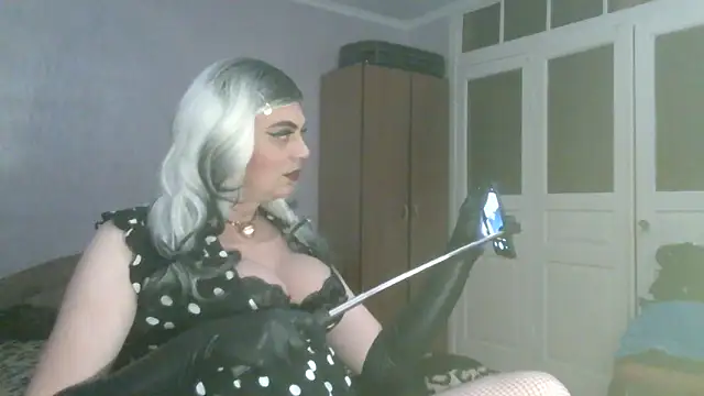 Snapshot of NiraFrost chatting on 02-11-26, 06:13 NiraFrost online show from 02-11-26, 06:13