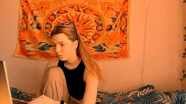 AliceCUNTach online show from 05-06-26, 05:03