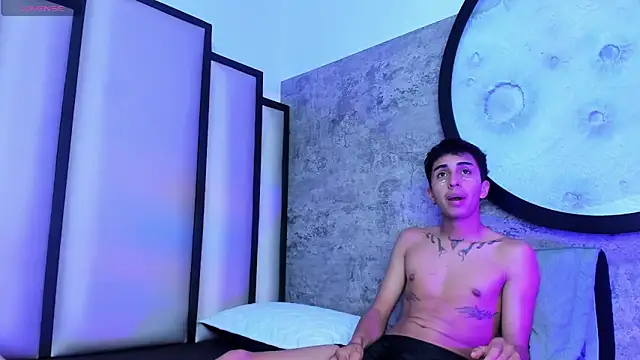 Amy Fox03 online show from 10-20-25, 01:11