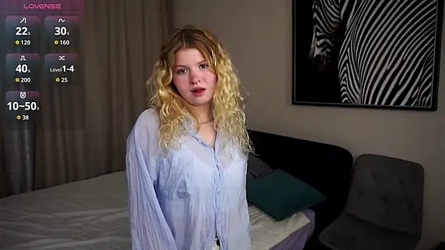 Snapshot of ShontaWasilko chatting on 09-10-25, 05:35 ShontaWasilko online show from 09-10-25, 05:35