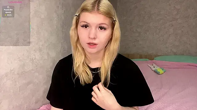 ShontaWasilko online show from 05-04-26, 01:34