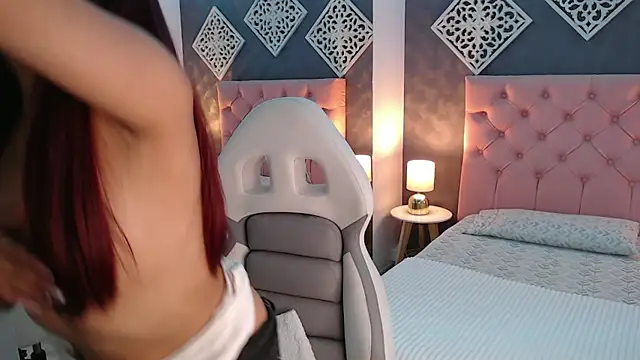 Maia Reficco online show from 10-09-25, 11:52