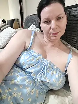 aussiepeaches online show from 03-11-25, 01:48