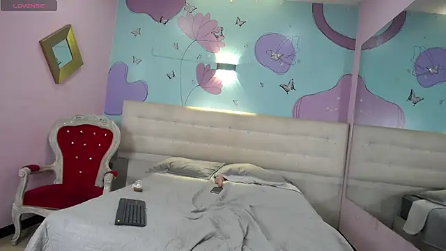 caroliine fox   online show from 09-21-25, 03:41