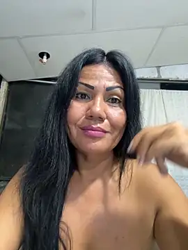 Nair Hot77 online show from 10-31-25, 01:39