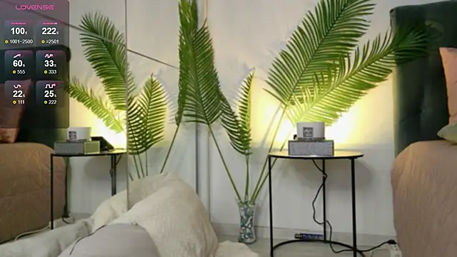 JuliaQuin online show from 10-03-25, 02:08