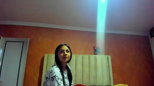 Snapshot of Naomi_205 chatting on 11-19-25, 02:22 Naomi 205 online show from 11-19-25, 02:22