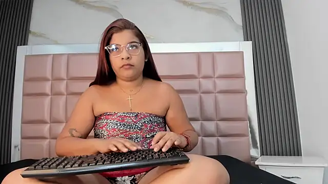 JuliaClose online show from 09-12-25, 02:55