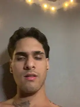 Snapshot of Marvinhenao91 chatting on 10-09-25, 02:42 Marvinhenao91 online show from 10-09-25, 02:42